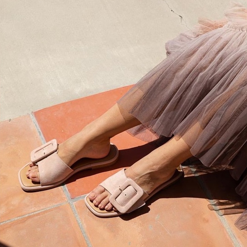 Seychelles Manhattan Buckle Slide Sandals in Beige/Pink Size 6.5
